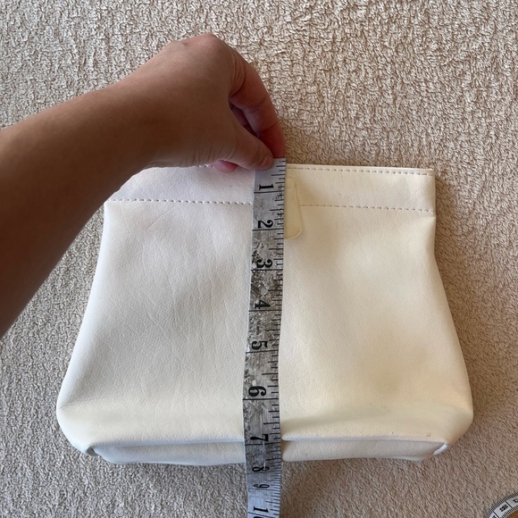 Vintage Elizabeth Arden Vegan Clutch - Picture 11 of 12